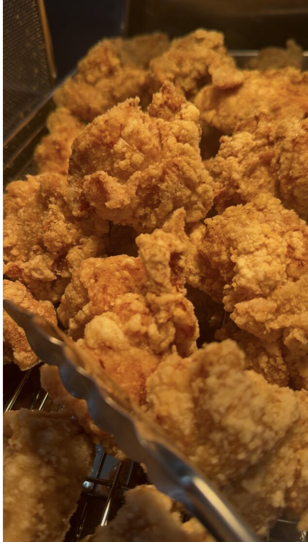 揚げたてのから揚げ